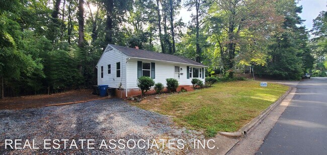 Foto del edificio - 3 br, 1.5 bath House - 2817 Nation Avenue