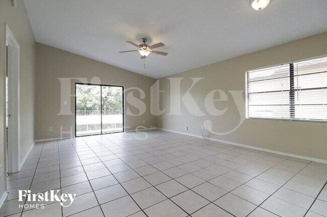 Foto del edificio - 11529 Darlington Dr
