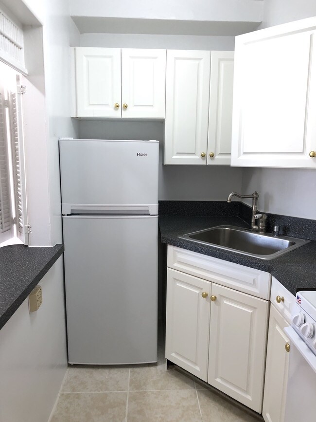 Building Photo - 15 MacKay Pl