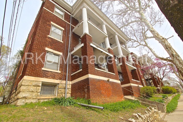 Building Photo - 4244 Campbell St