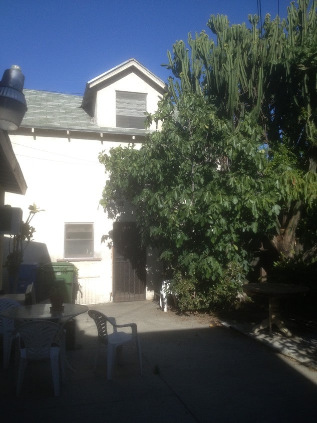 Primary Photo - 1133 Elden Ave