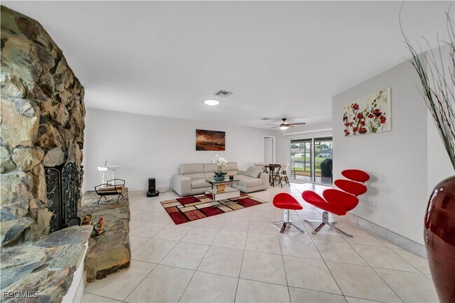 Building Photo - 3746 SE 1st Pl