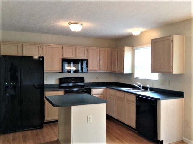 Foto del edificio - 4897 Rialto Ridge Drive
