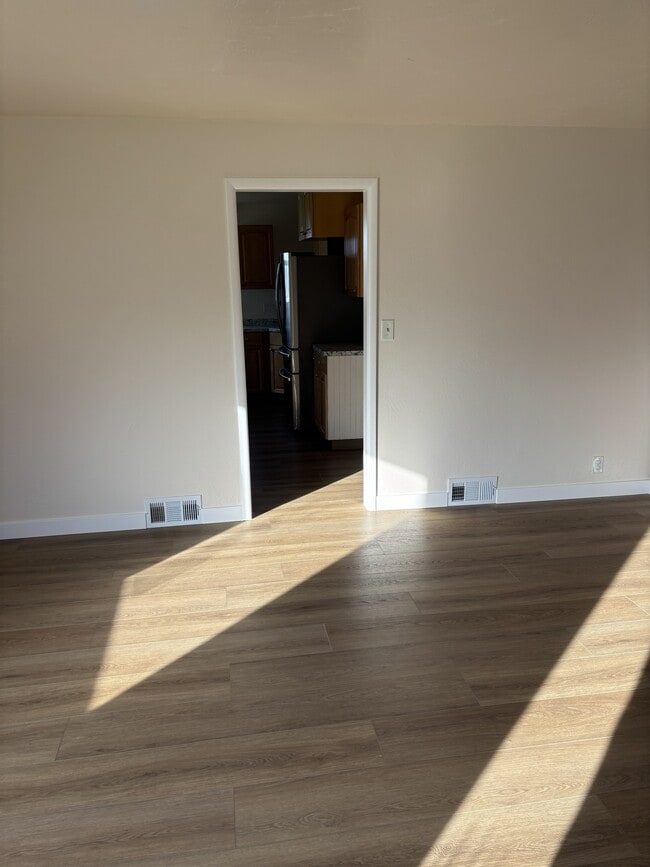 Building Photo - 296 S 100 E