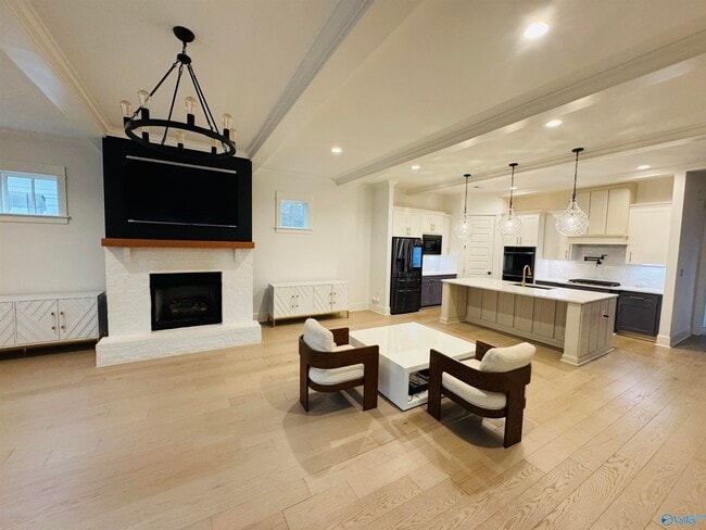 Foto del edificio - 329 Clift Home Pl Dr