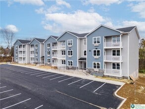 Building Photo - 948 N Front St