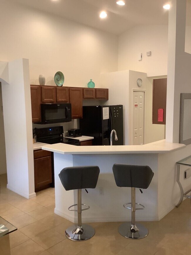 Foto del edificio - Furnished 4-Bedroom Pool Home in Davenport...