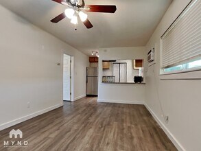 Building Photo - 1604 Parker Ln