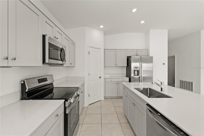 Building Photo - 680 Sand Pne Ln