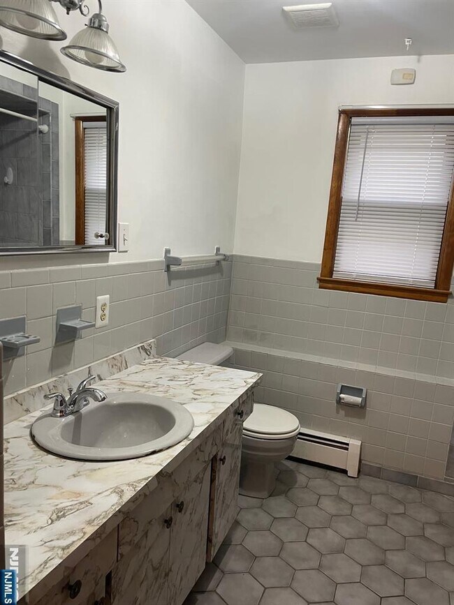 Foto del edificio - 409 E Phillip Ave