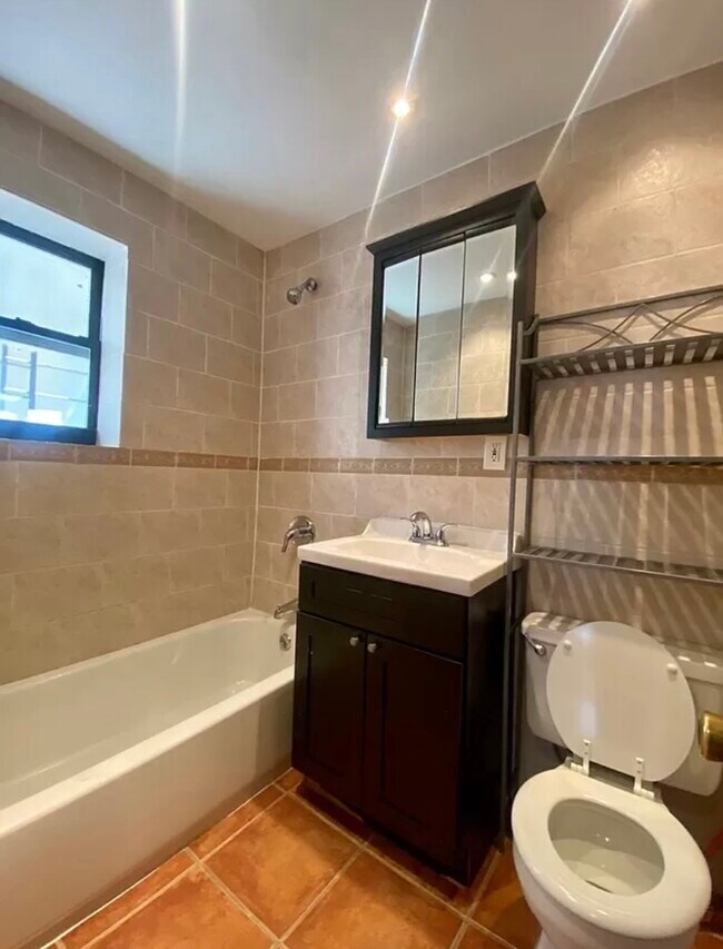 Foto del edificio - 1488 Bushwick Ave