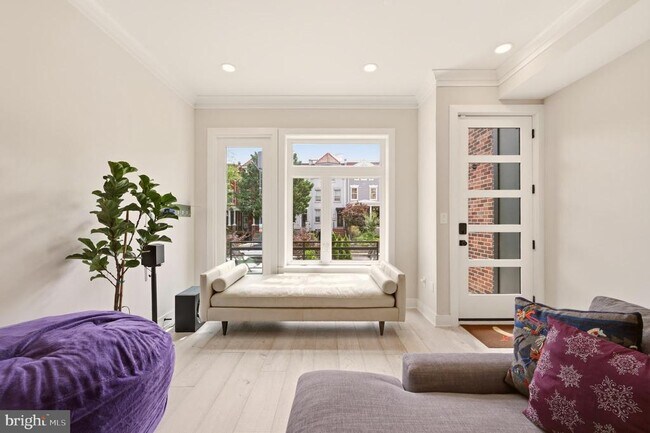 Building Photo - 3554 13th St NW