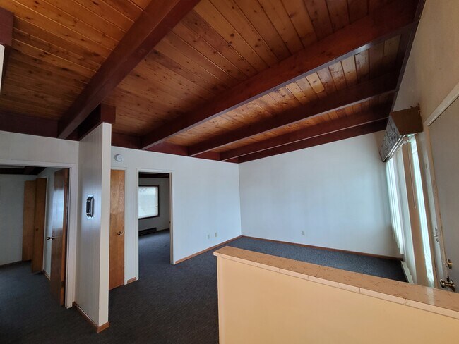 Foto del edificio - 1320 Linda Ln