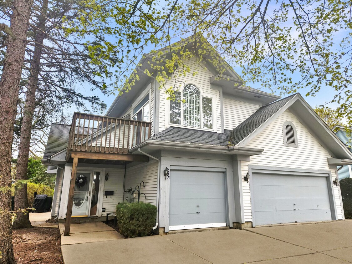 609 Brainerd Ave, Libertyville, IL 60048 Townhome Rentals in