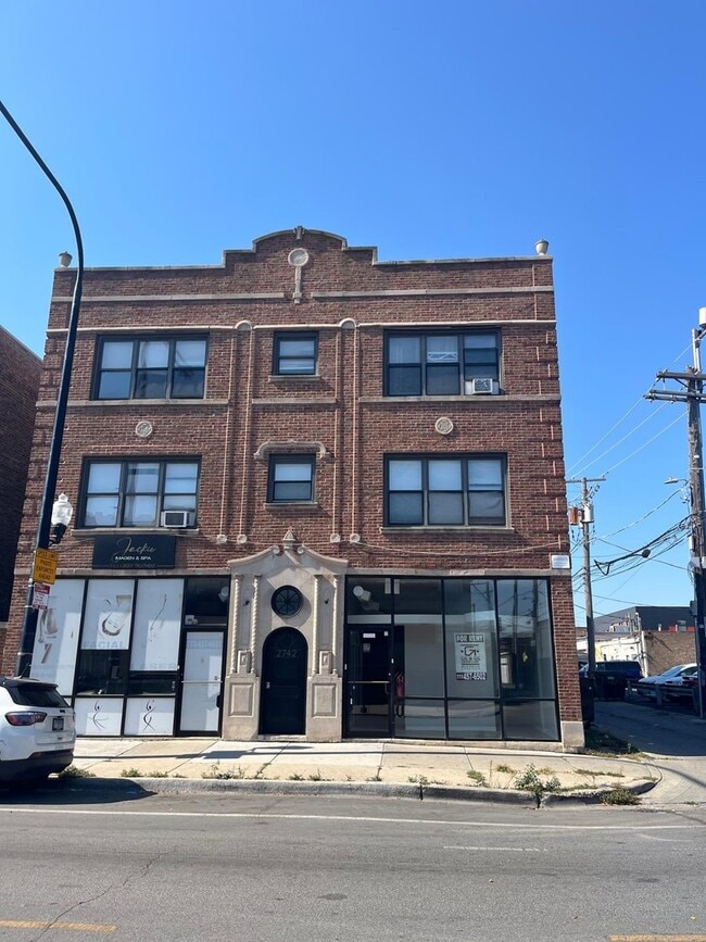 Building Photo - 2744 N Laramie Ave