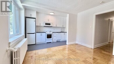 Building Photo - 396 Avenue Rd