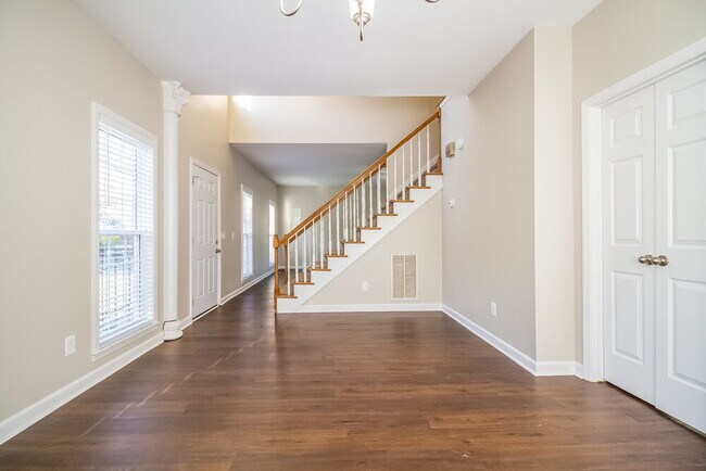 Building Photo - 128 Cedar Forest Dr