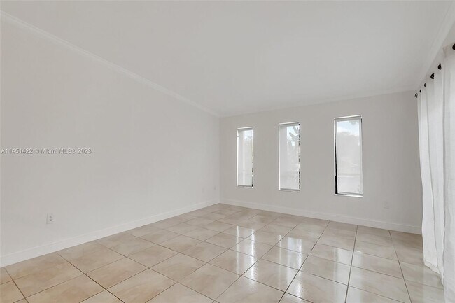 Building Photo - 7434 SW 106th Pl