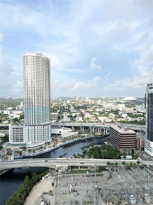 Building Photo - 92 SW 3rd St