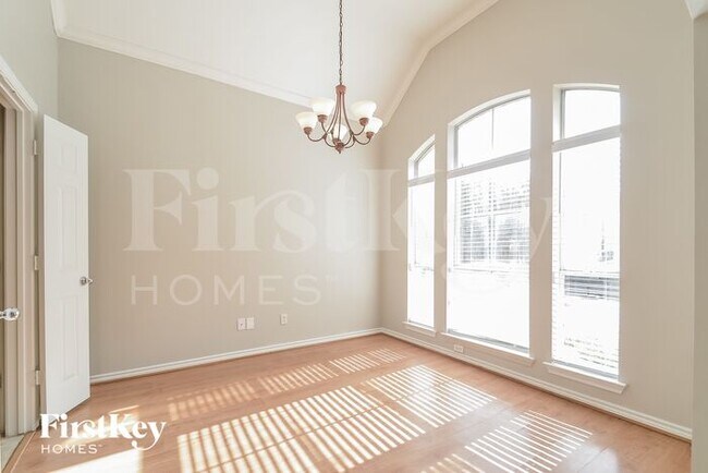 Foto del edificio - 502 Glenn Ln