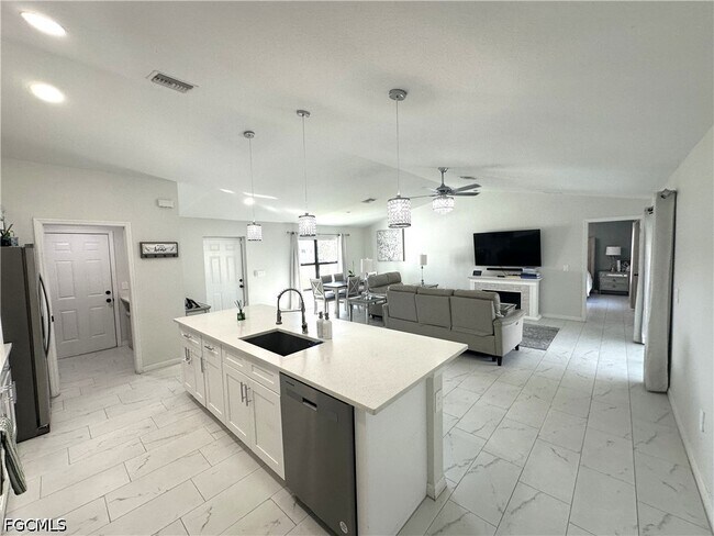 Foto del edificio - 3710 38th St SW