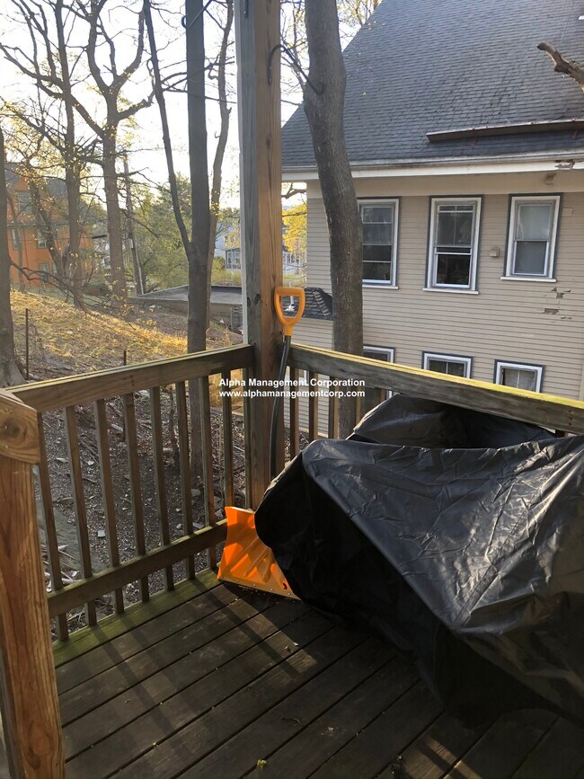 Building Photo - 45 Gordon St