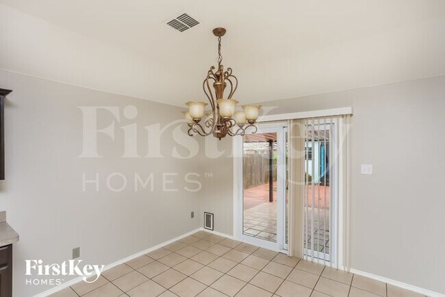 Foto del edificio - 6927 Misty Meadow Ln
