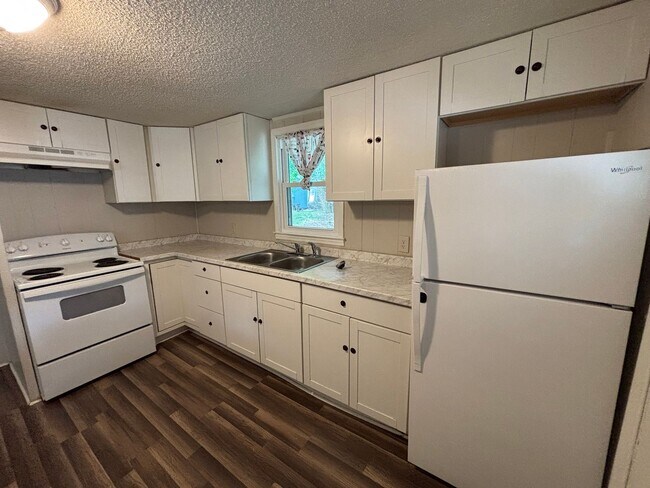 Foto del edificio - 907 Skyland St