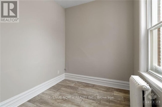Building Photo - 2 - 217 BRUYERE STREET
