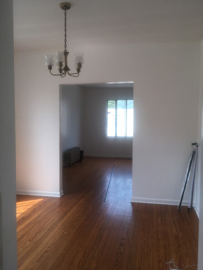 Building Photo - 1806 Brick Ave