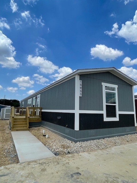 Building Photo - 15953 S Flores Rd