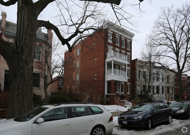 Building Photo - 623 5th St NE