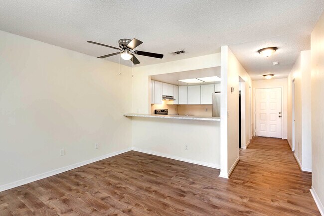 Foto del edificio - 1029 Regency Dr