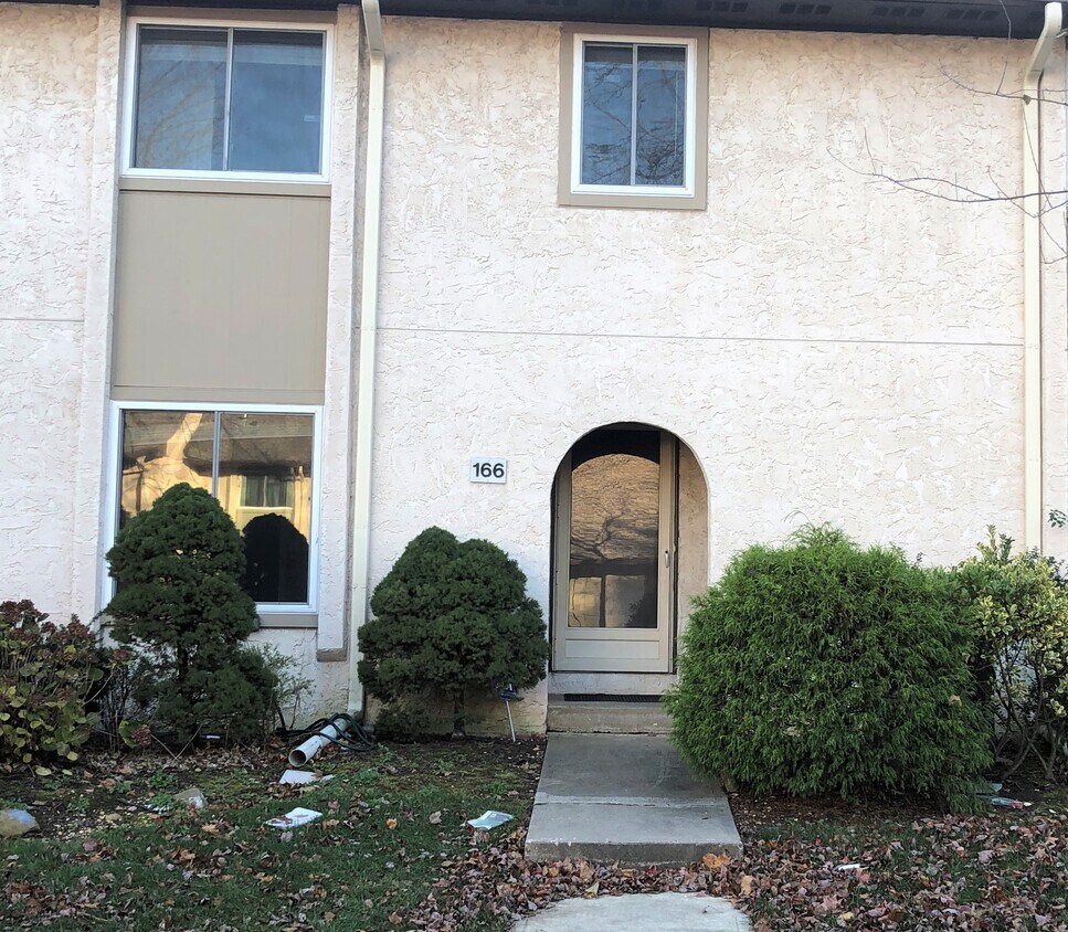 166 Thoreau Dr, Princeton Meadows, NJ 08536 Townhouse for Rent in