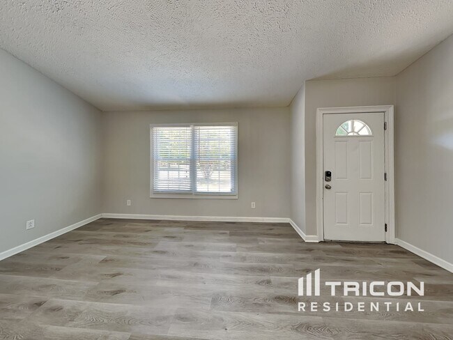 Building Photo - 207 Regency Lane Woodstock GA