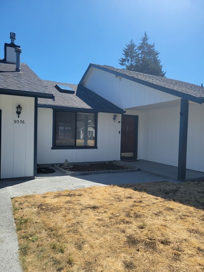 Building Photo - ? Spacious 3-Bedroom Rambler with Vaulted ...
