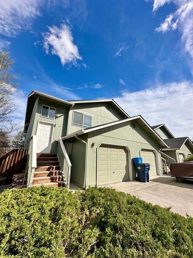 Building Photo - 1768-1774 NE Wichita Way