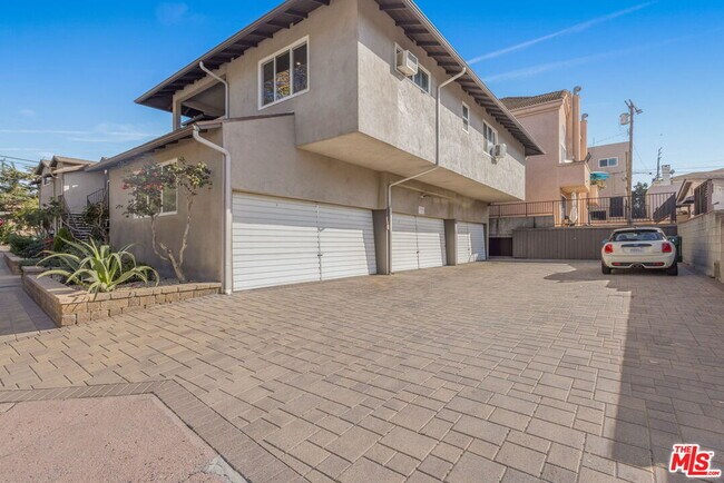 Foto del edificio - 10610 Landale St