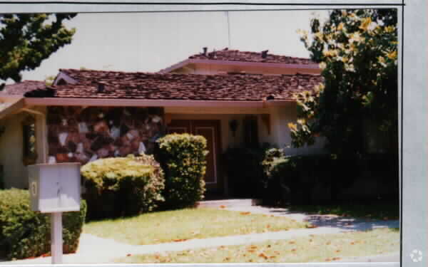 Foto del edificio - 300 Richfield Dr