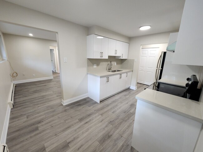 Photo du bâtiment - 2 Normandy Dr