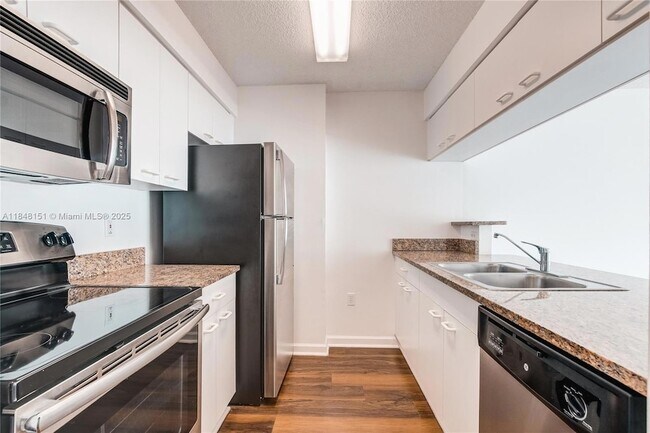 Foto del edificio - 1756 N Bayshore Dr
