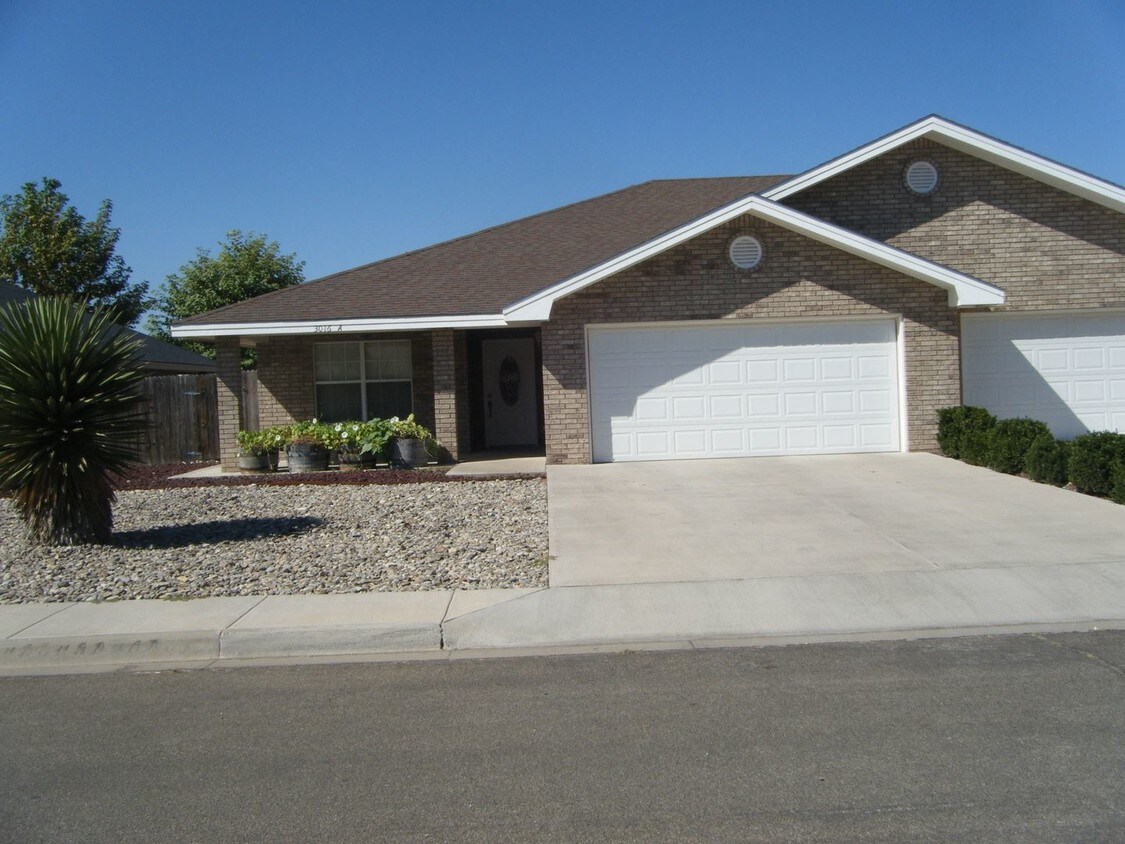 Primary Photo - 2 br, 2 bath House - 3016-A Alhambra