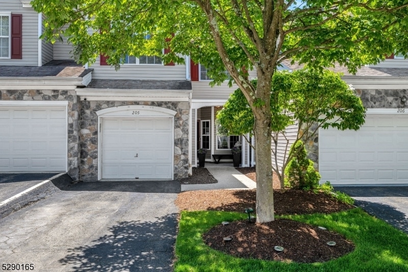 205 Ridge Dr, Pompton Lakes, NJ 07442 Townhome Rentals in Pompton