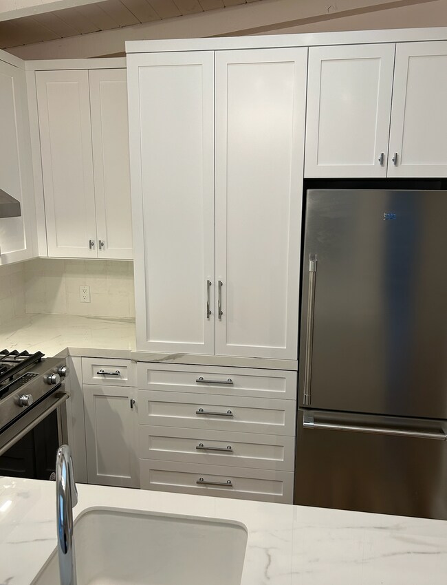 Custom cabinetry - 313 Sapphire Ave
