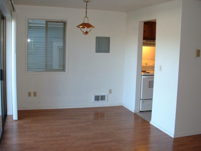 Building Photo - Apartment in North Queen Anne