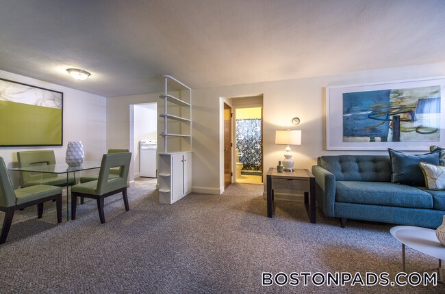 Foto del edificio - 7 Brattle Dr