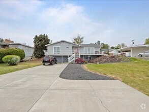 Building Photo - 3603 W Canal Dr