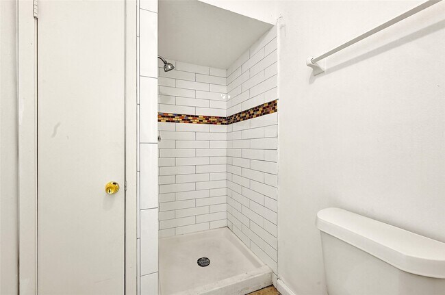 Foto del edificio - 13906 Bearwood Rd