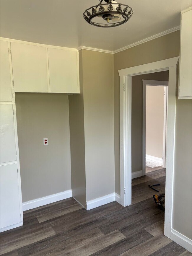 Foto del edificio - 3 Bed/1 Bath House UNDER RENOVATIONS