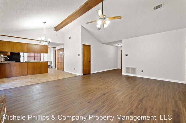 Building Photo - 3 br, 2 bath House - 205 Amber Oaks Dr